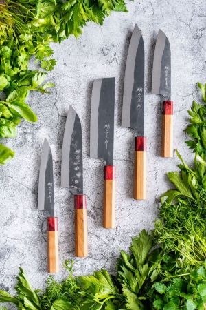 Die Kasumi-Familie wächst: Chroma Deutschland präsentiert Ultrapremium-Linie Black Hammer Blue Chroma-Messerkatalog-Kasumi-Black-Hammer-Blue_to-bikko_kompr Die Kasumi-Familie wächst: Chroma Deutschland präsentiert Ultrapremium-Linie Black Hammer Blue
