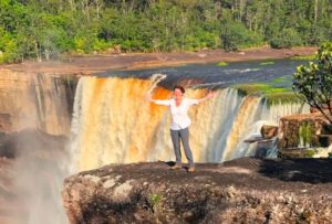 (Nicht) ganz allein durch den Dschungel – Als Solo Traveller in Guyana unterwegs Kaieteur-300x203 (Nicht) ganz allein durch den Dschungel – Als Solo Traveller in Guyana unterwegs