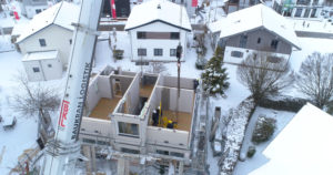 Bild-12-00_59_26_08-300x158 Elektrohaus steht dank Vorfertigung nach nur drei Tagen
