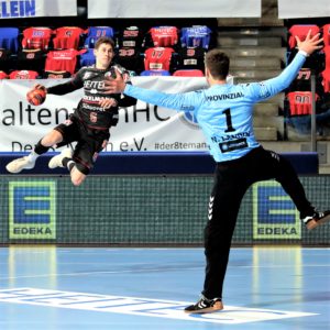 HC Erlangen muss sich dem THW Kiel geschlagen geben 210505_HCE_verliert_THW_Kiel_HJKrieg_1.2_9292-300x300 HC Erlangen muss sich dem THW Kiel geschlagen geben