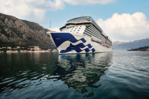Princess Cruises präsentiert Europa-Programm 2023 – US-Reederei läuft mit fünf Schiffen über 30 Länder an Sky-Princess-vor-Kotor-300x200 Princess Cruises präsentiert Europa-Programm 2023 – US-Reederei läuft mit fünf Schiffen über 30 Länder an