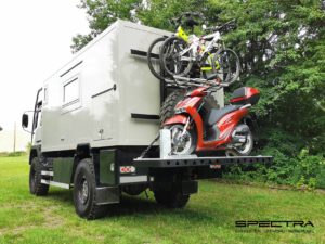 spectra-hecklift_-hydraulisch_Motorrad_Motorroller_Fahrrad_e-bikes_sandbleche_plattform_expedition_wohnmobil_offroad_overlander_1000kg-300x225 Camper und Abenteurer aufgepasst - Spectra´s hydraulischer Hecklift für Motorrad, Fahrräder und Equipment ist da
