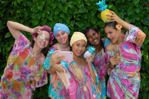 Kandima-people-ladies-at-the-spa-300x200 Lifestyle(Desti-)Nation Kandima Maldives verlost zum Welt-Foto-Tag einen Aufenthalt im Paradies