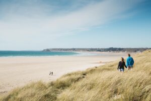 Englisches Inselparadies vor Frankreichs Küste – Jersey lockt Urlauber mit über 30 Traumstränden St_Ouens_Bay_Le_Braye2-300x200 Englisches Inselparadies vor Frankreichs Küste – Jersey lockt Urlauber mit über 30 Traumstränden