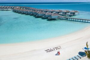 Proposals_packages_Kandima-2-300x202 „Will you marry me?“  Das Lifestyle Resort Kandima Maldives hat „koole“ Ideen für den Heiratsantrag unter Wasser, auf dem Wasser, in der Luft…!