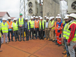 Photos-de-groupe-avec-PTR-a-gauche_blog-300x225 New power lines to optimize electricity distribution in Cameroon