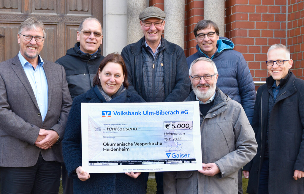 Gaiser Gebäudetechnik unterstützt die Ökumenische Vesperkirche in Heidenheim mit 5.000,-- Euro 2022-11-15_Spendenuebergabe-Oekumenische-vesperkirche-Vesperkirche_Pressebild_inar-e1669117480950-1024x653 Gaiser Gebäudetechnik unterstützt die Ökumenische Vesperkirche in Heidenheim mit 5.000,-- Euro