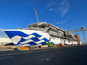 „Next-Generation Ship“ – Sun Princess voller Innovationen – Erdgasantrieb, Landstrom und modernstes Abfallmanagement Sun-Princess-Yard-002-300x225 „Next-Generation Ship“ – Sun Princess voller Innovationen – Erdgasantrieb, Landstrom und modernstes Abfallmanagement