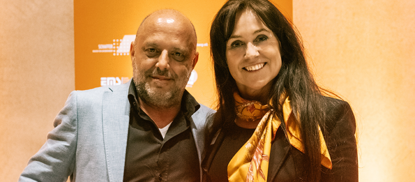 v.l.n.r. Die beiden Gastgeber der Hoch-Hinouse-Momente Reiner Heinlein (Geschäftsführer gbl global brands logistics), und Sabine Michel (Unternehmer ORANGE). (Bild: smic! Events & Marketing)