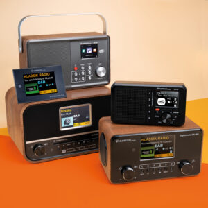 SeniorradioGruppe_1_PRINT-300x300 Albrecht Digitalradios mit Senioren-Modus: Simple Bedienung und brillanter Klang stehen im Mittelpunkt