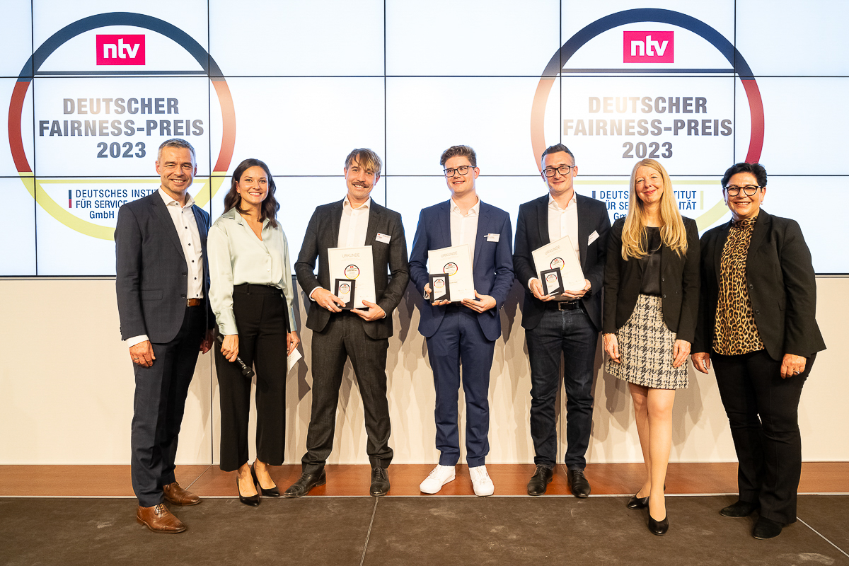 luckycloud gewinnt Deutschen Fairness-Preis 2023 in der Kategorie Cloud-Anbieter 145_Fairnesspreis_191023_4602_Bildrechte-Thomas-Ecke-DISQ-ntv luckycloud gewinnt Deutschen Fairness-Preis 2023 in der Kategorie Cloud-Anbieter