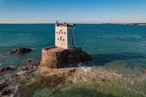 Jersey Fun Facts: Insel-Wachstum, schwarze Butter und Sauna to go 22489_Seymour-Tower-bei-Flut_Credit-Visit-Jersey-300x200 Jersey Fun Facts: Insel-Wachstum, schwarze Butter und Sauna to go