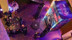 Jumbo_Hitster_Rock_Radio_BOB_Promostand_Pressefoto_Agentur_formatc-2-300x169 Hitster Rock Radio BOB! Box im Berliner Olympiastadion