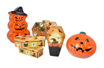 Gruselige Party-Deko oder Geschenkboxen für Süßes oder Saures: Halloween Dosen in klassischer Kürbisform, oder als schaurige Sargdosen