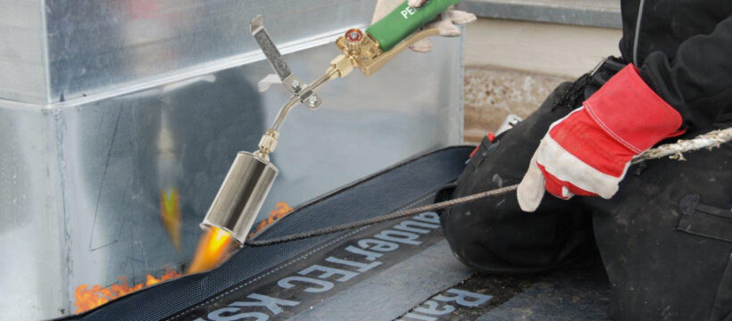 Der neue TITAN HEXE 60 Kanten-Aufschweißbrenner