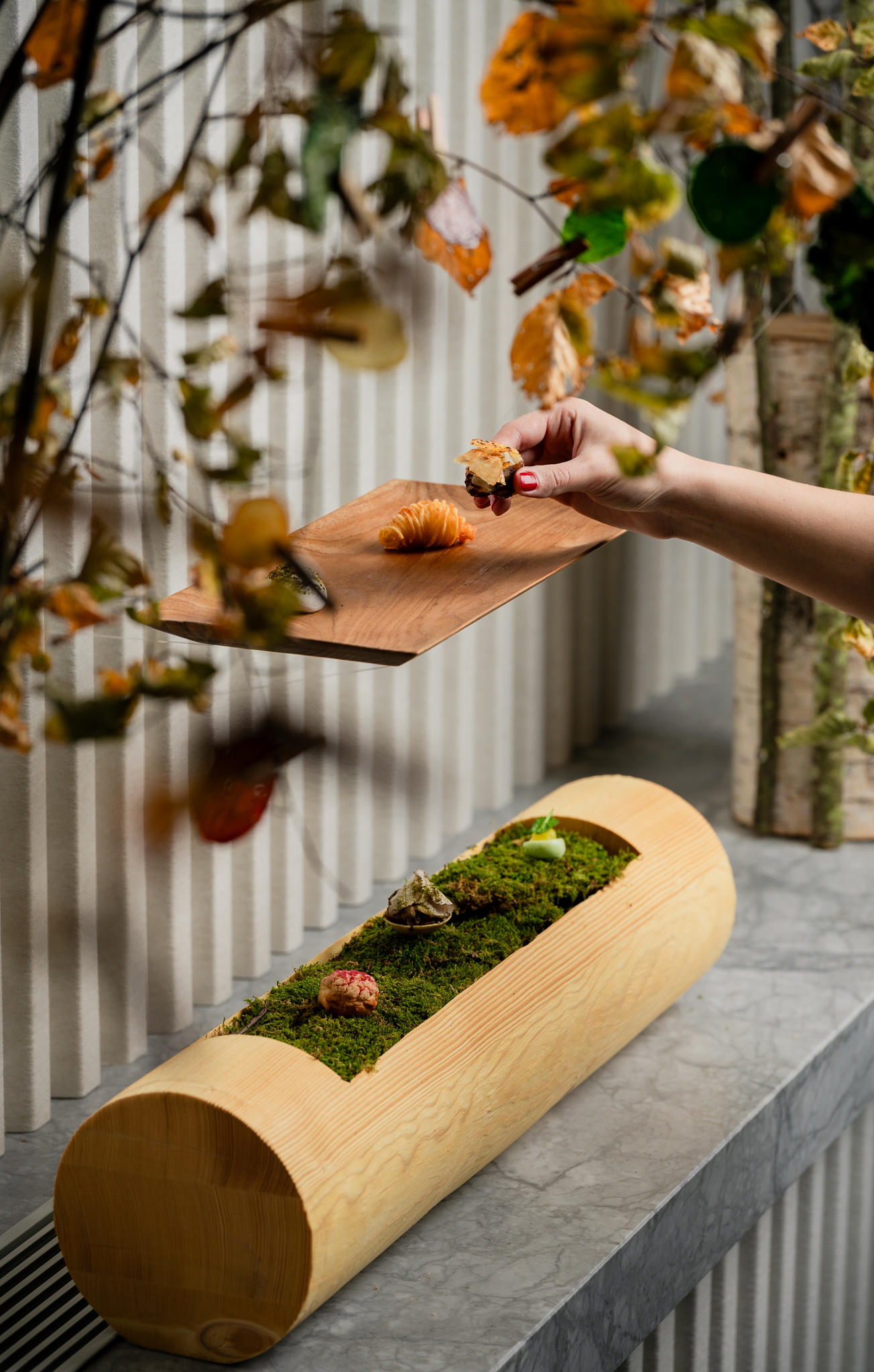 Table-des-des-Horlogers©HoteldesHorlogers Hôtel des Horlogers: Avantgarde im Tal der Uhrmacherkunst