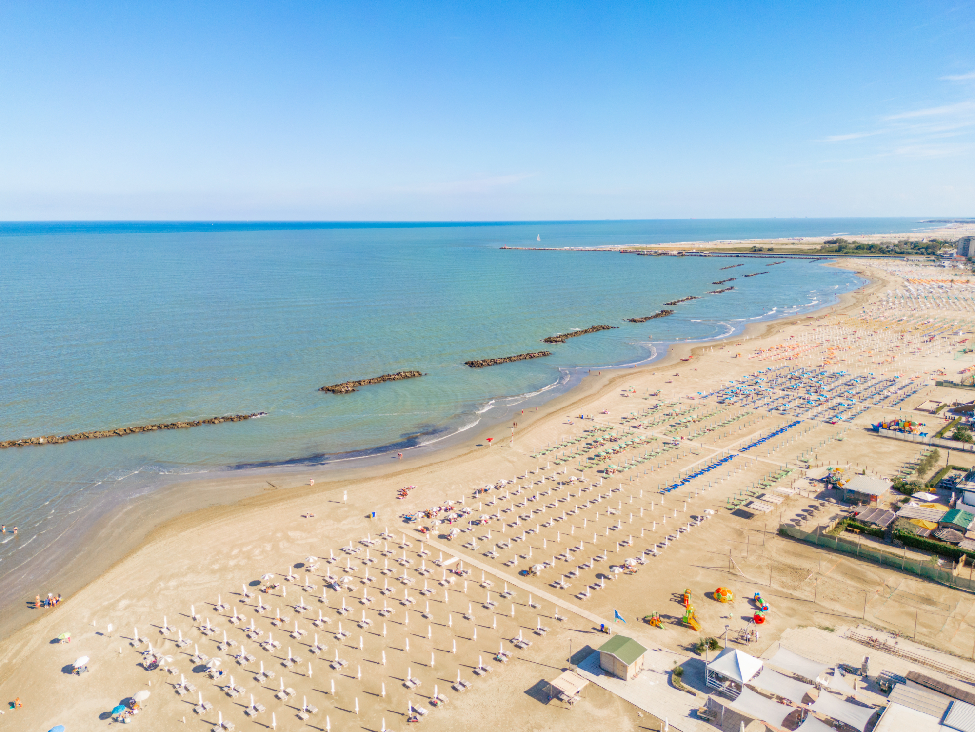 Po-Delta, Comacchio, Ferrara: Sommer in Bewegung drone_strandaufnahme@MangheriniDJI Po-Delta, Comacchio, Ferrara: Sommer in Bewegung